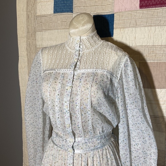1970s Gunne Sax Light Blue and White Lace Prairie Dress - Picture 2 of 6